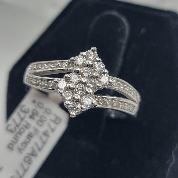 Jewelry - NWT Diamond ring in 14K White Gold